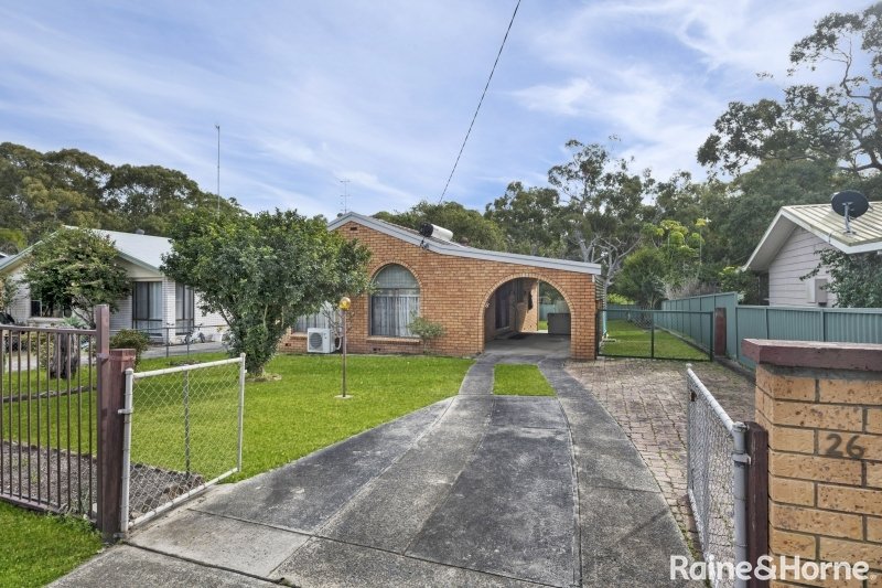 26 Kalele Ave , Budgewoi NSW 2262