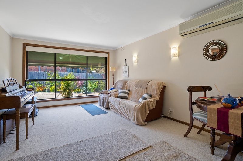 Photo - 2/6 Kennedy Avenue, Ringwood VIC 3134 - Image 2