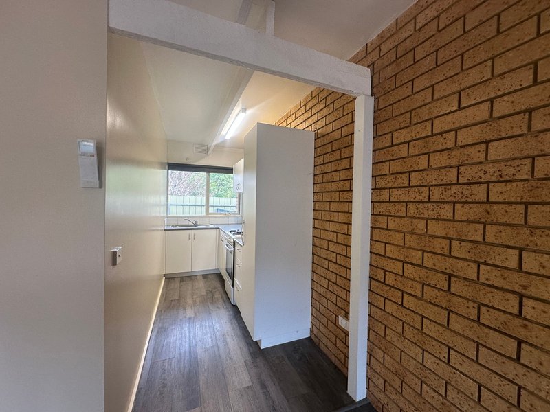 Photo - 2/6 Kent Street, Benalla VIC 3672 - Image 3