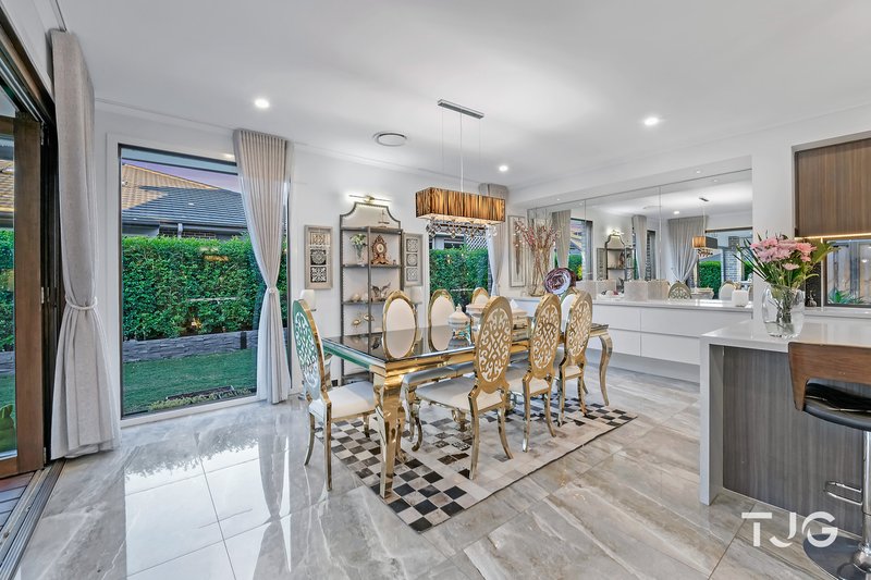 Photo - 26 Kiewa Grove (The Gables) , Box Hill NSW 2765 - Image 4