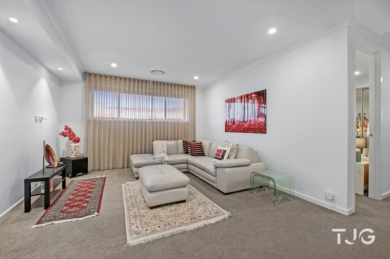 Photo - 26 Kiewa Grove (The Gables) , Box Hill NSW 2765 - Image 10