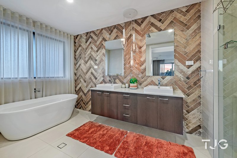 Photo - 26 Kiewa Grove (The Gables) , Box Hill NSW 2765 - Image 11