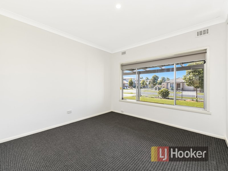 Photo - 26 King Street, Pakenham VIC 3810 - Image 9