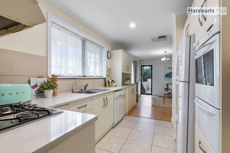 Photo - 26 Kurnabinna Terrace, Hallett Cove SA 5158 - Image 7