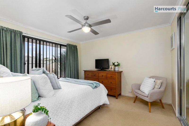 Photo - 26 Kurnabinna Terrace, Hallett Cove SA 5158 - Image 9