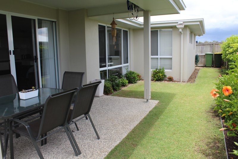 Photo - 2/6 Lady Elliot Street, Mountain Creek QLD 4557 - Image 3