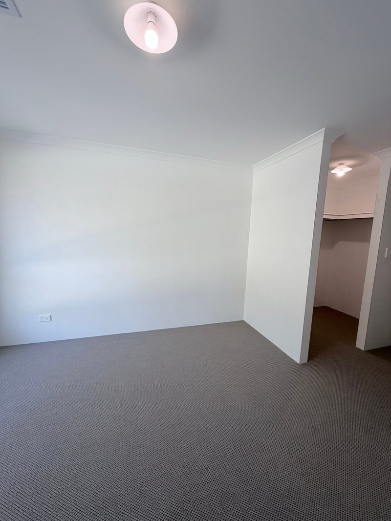 Photo - 26 Lady Lindsay Cove, Yanchep WA 6035 - Image 8