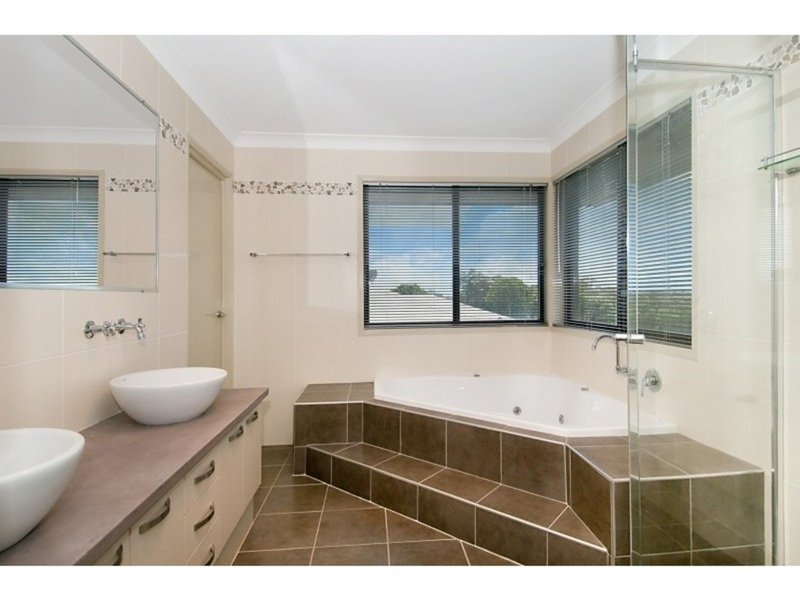 Photo - 26 Lakeview Terrace, Murrumba Downs QLD 4503 - Image 7