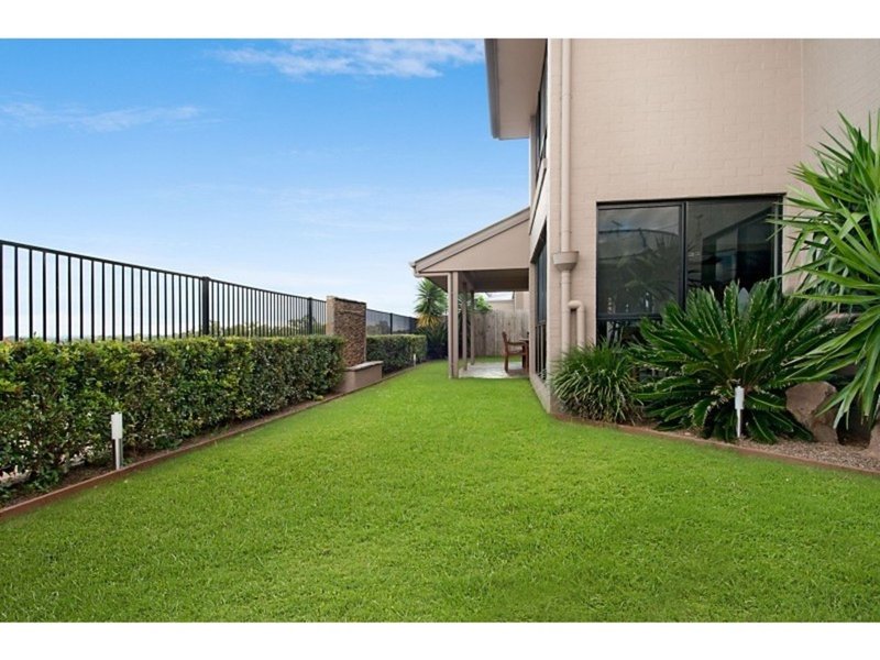 Photo - 26 Lakeview Terrace, Murrumba Downs QLD 4503 - Image 12