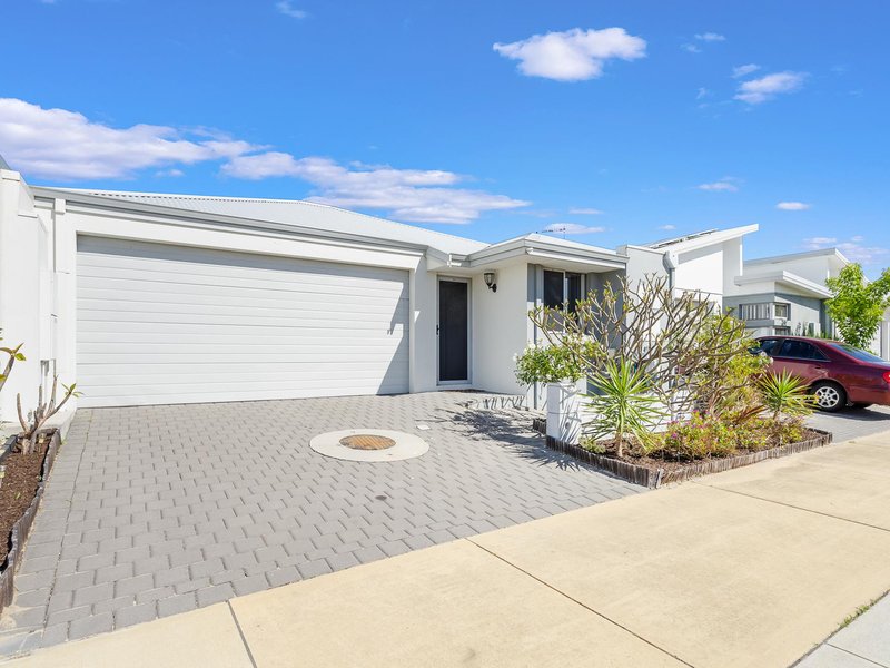 Photo - 26 Lakey Street, Southern River WA 6110 - Image 2