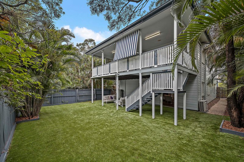 Photo - 26 Landsdowne Street, Coorparoo QLD 4151 - Image 2