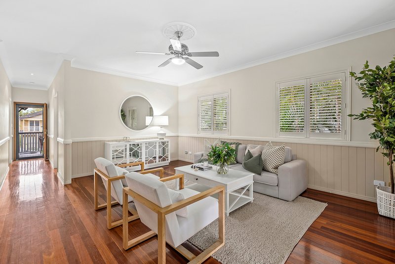 Photo - 26 Landsdowne Street, Coorparoo QLD 4151 - Image 6