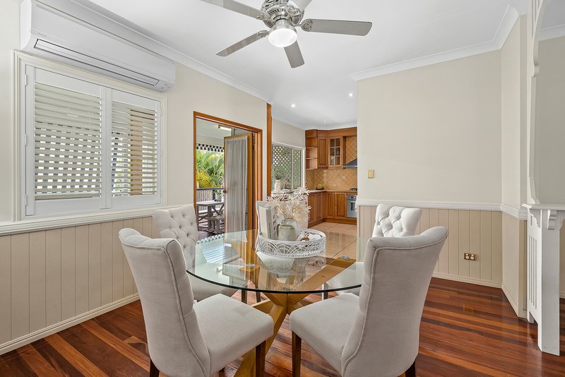 Photo - 26 Landsdowne Street, Coorparoo QLD 4151 - Image 8