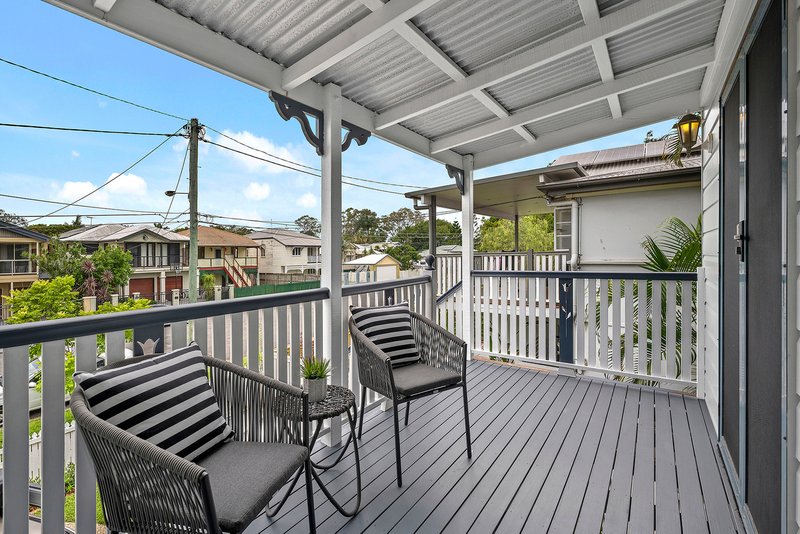 Photo - 26 Landsdowne Street, Coorparoo QLD 4151 - Image 13