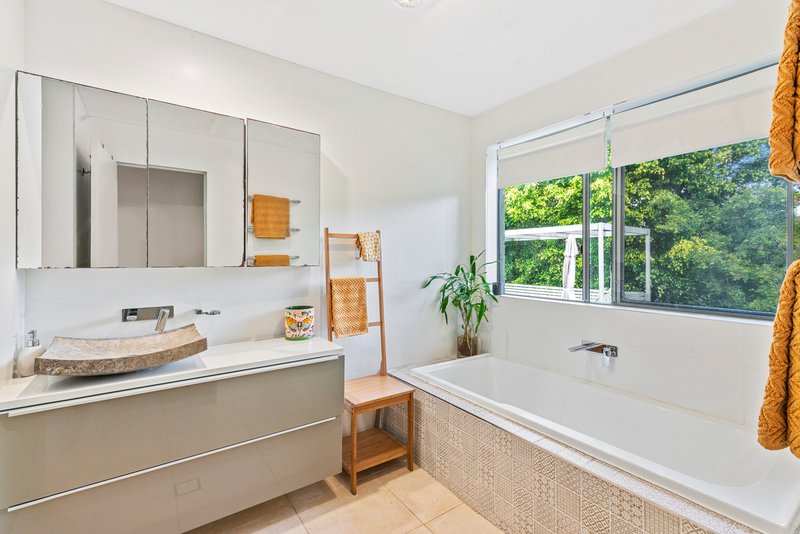 Photo - 26 Larentia Street, Currumbin Waters QLD 4223 - Image 11