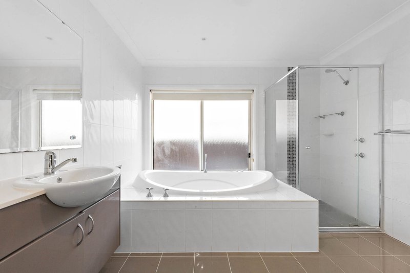 Photo - 26 Lavender Avenue, Kellyville NSW 2155 - Image 5