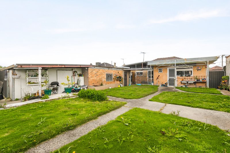 Photo - 26 Ledger Avenue, Fawkner VIC 3060 - Image 9