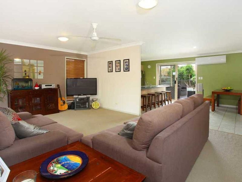 Photo - 26 Leviathan Drive, Mudgeeraba QLD 4213 - Image 5