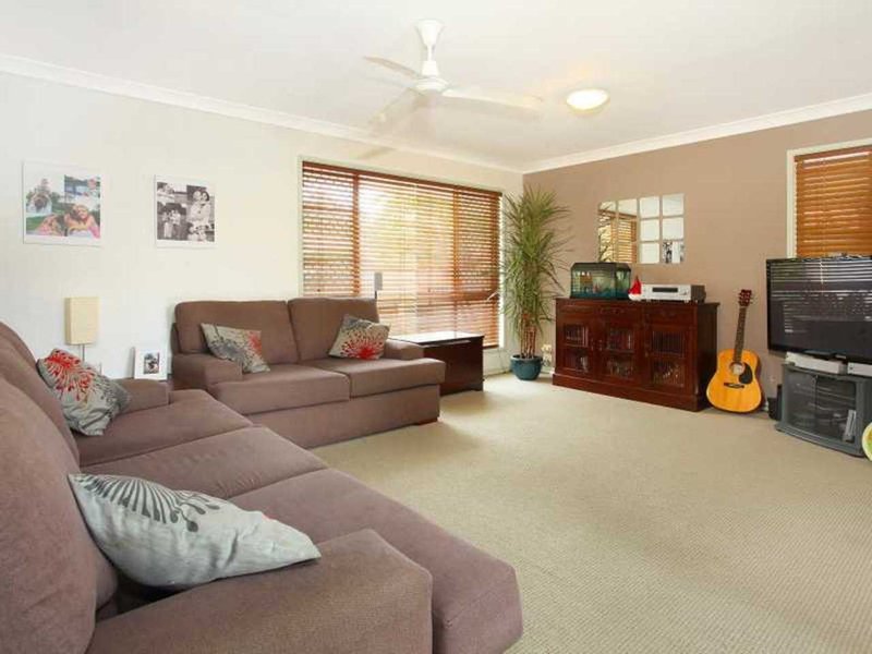 Photo - 26 Leviathan Drive, Mudgeeraba QLD 4213 - Image 6