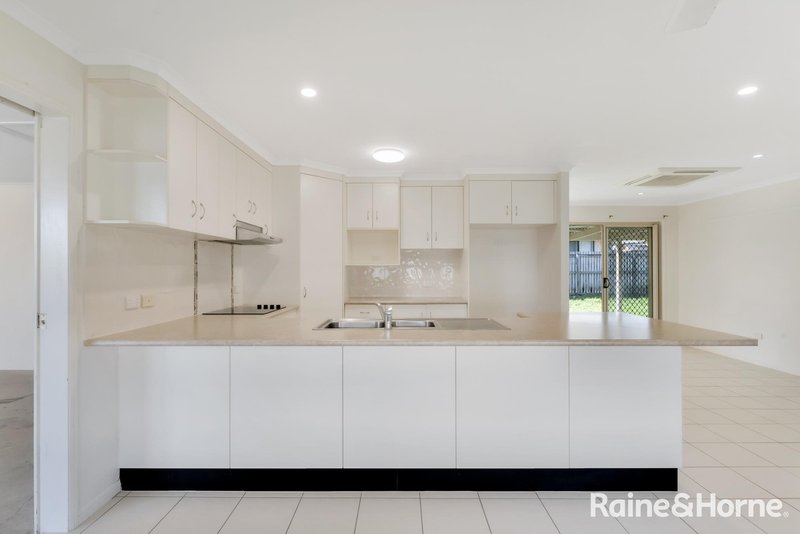 Photo - 26 Lilian Avenue, Eimeo QLD 4740 - Image 5