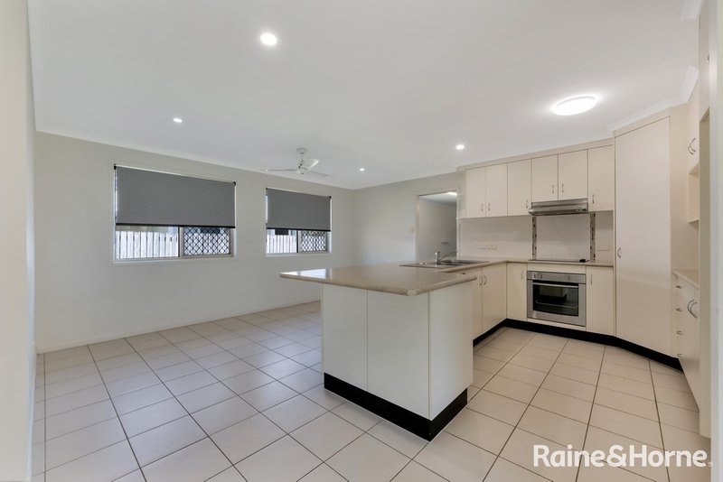 Photo - 26 Lilian Avenue, Eimeo QLD 4740 - Image 6