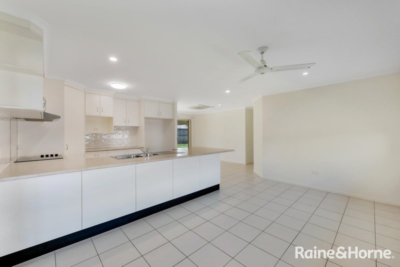 Photo - 26 Lilian Avenue, Eimeo QLD 4740 - Image 9
