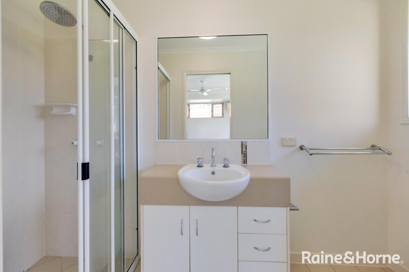 Photo - 26 Lilian Avenue, Eimeo QLD 4740 - Image 13
