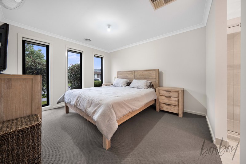 Photo - 26 Litoria Way, Kalkallo VIC 3064 - Image 9