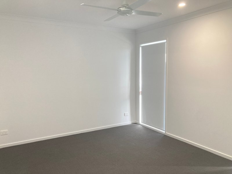 Photo - 26 Lobella Crescent, Caboolture QLD 4510 - Image 10