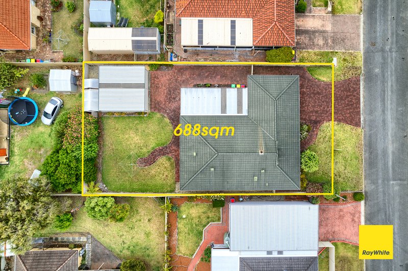 26 Lorenzo Way, Orana WA 6330