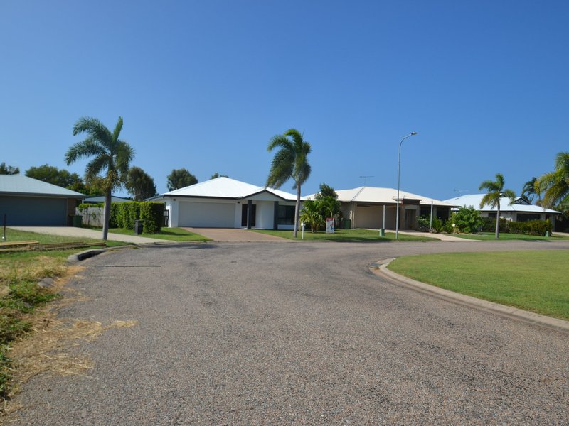 Photo - 26 Lucinda Place, Bowen QLD 4805 - Image 11