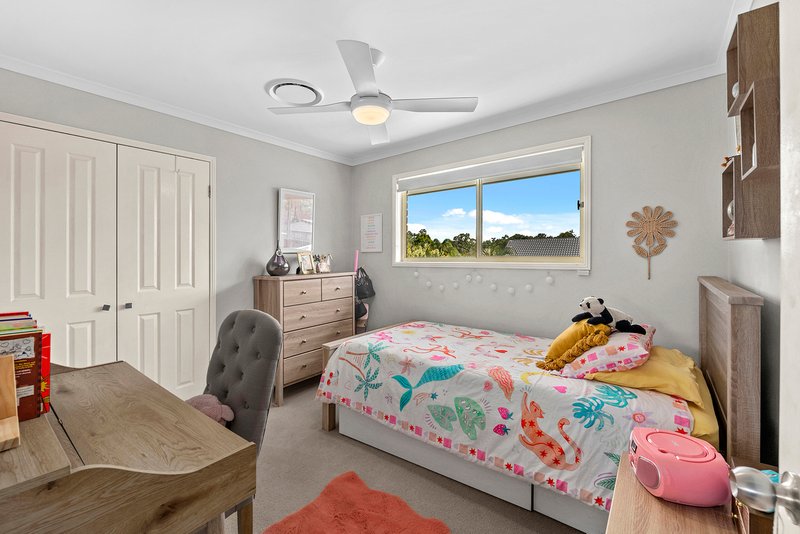 Photo - 26 Lynford Place, Bridgeman Downs QLD 4035 - Image 14