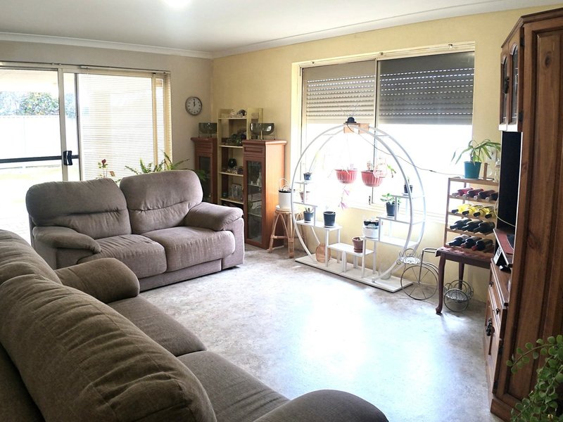 Photo - 26 Macdougal Way, Harrisdale WA 6112 - Image 12