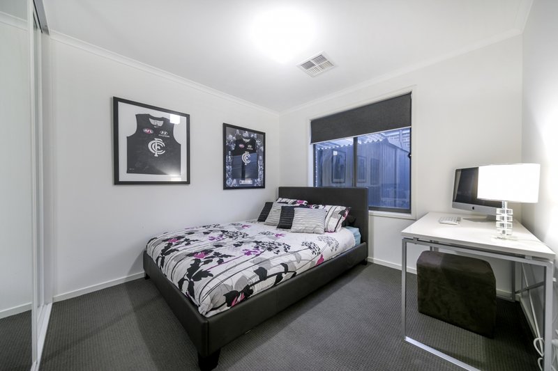 Photo - 26 Mahogany Circuit, Parafield Gardens SA 5107 - Image 5