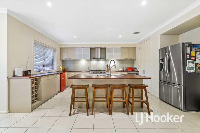 Photo - 26 Mallett Grove, Lyndhurst VIC 3975 - Image 3