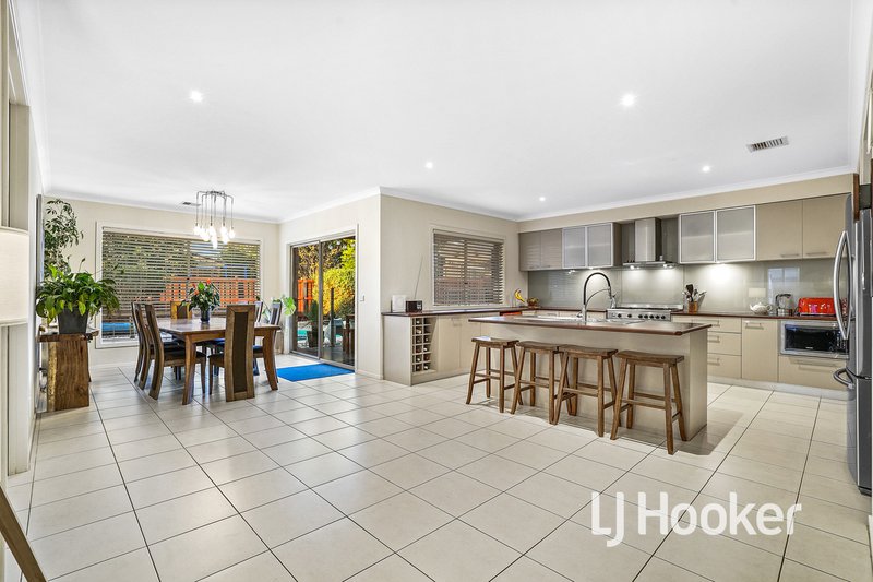 Photo - 26 Mallett Grove, Lyndhurst VIC 3975 - Image 4