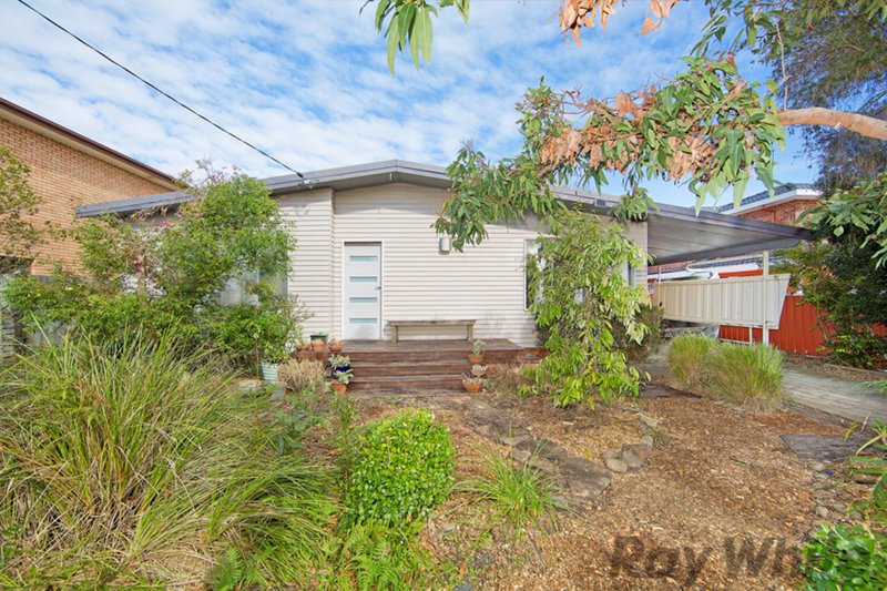 26 Manuka Pde , Gorokan NSW 2263