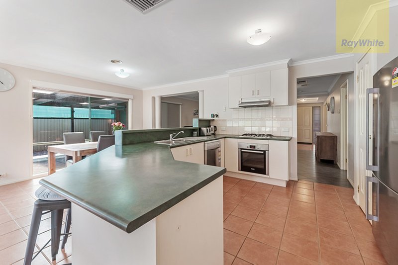 Photo - 26 Maple Place, Craigieburn VIC 3064 - Image 4