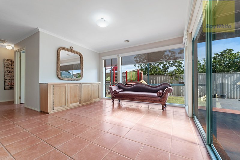 Photo - 26 Maple Place, Craigieburn VIC 3064 - Image 6