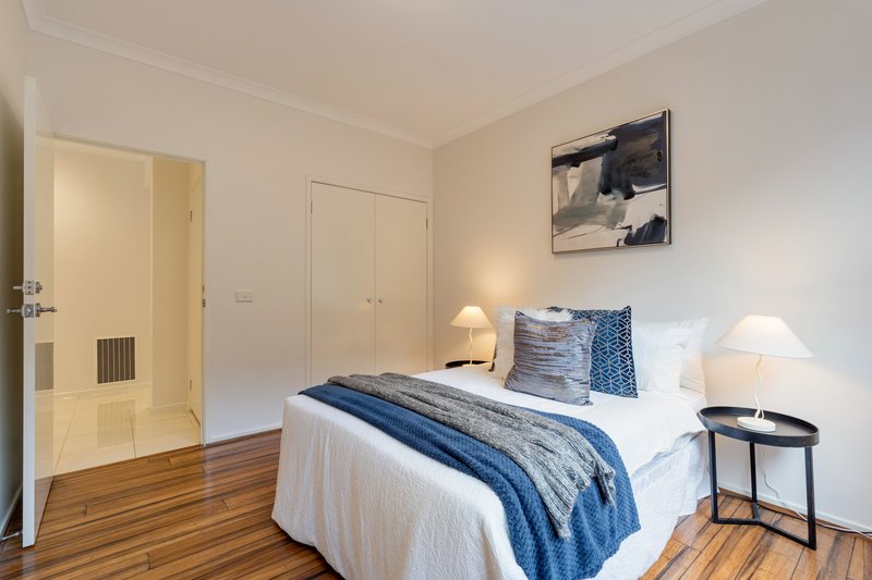 Photo - 26 Mareeba Way, Craigieburn VIC 3064 - Image 8