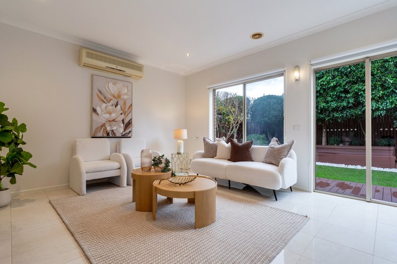 Photo - 26 Mareeba Way, Craigieburn VIC 3064 - Image 15