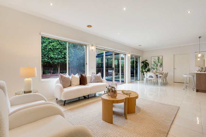 Photo - 26 Mareeba Way, Craigieburn VIC 3064 - Image 16