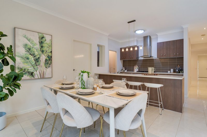 Photo - 26 Mareeba Way, Craigieburn VIC 3064 - Image 19