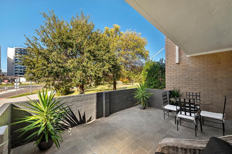 Photo - 2/6 Marrawah Street, Lyons ACT 2606 - Image 7