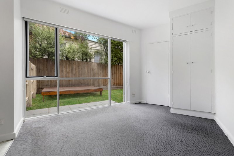 Photo - 2/6 Mayston Street, Hawthorn East VIC 3123 - Image 3