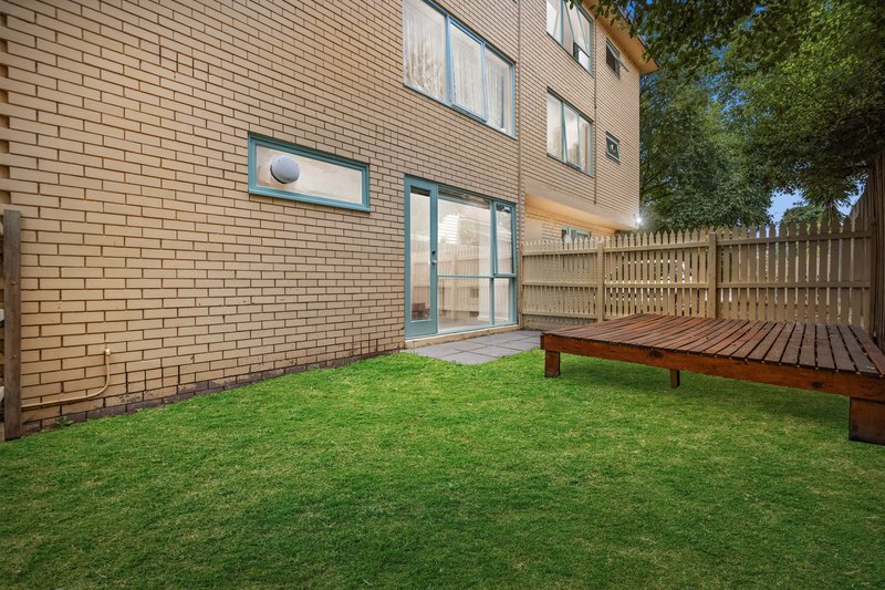 Photo - 2/6 Mayston Street, Hawthorn East VIC 3123 - Image 7