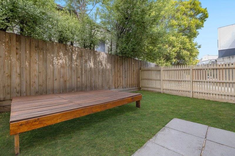 Photo - 2/6 Mayston Street, Hawthorn East VIC 3123 - Image 8