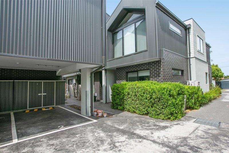 Photo - 2/6 Mccomas Street, Reservoir VIC 3073 - Image 10