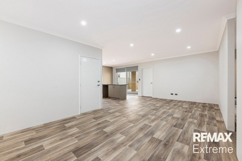 Photo - 26 Mcgiffen Avenue, Alkimos WA 6038 - Image 5