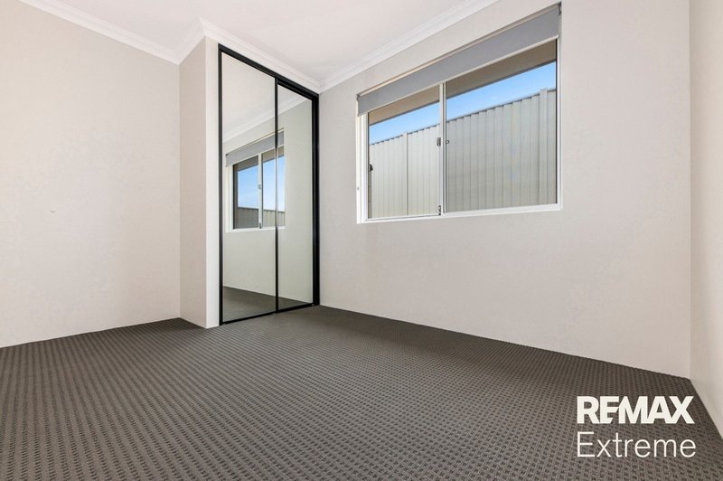 Photo - 26 Mcgiffen Avenue, Alkimos WA 6038 - Image 11
